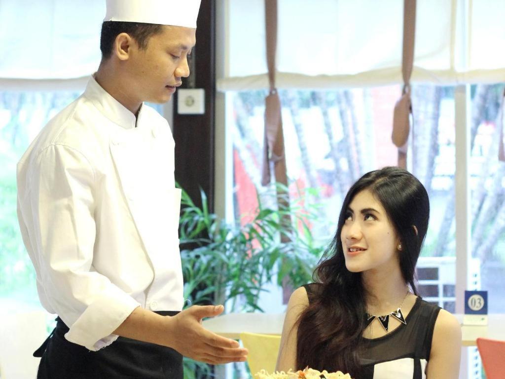Country Heritage Resort Hotel Surabaia Exterior foto