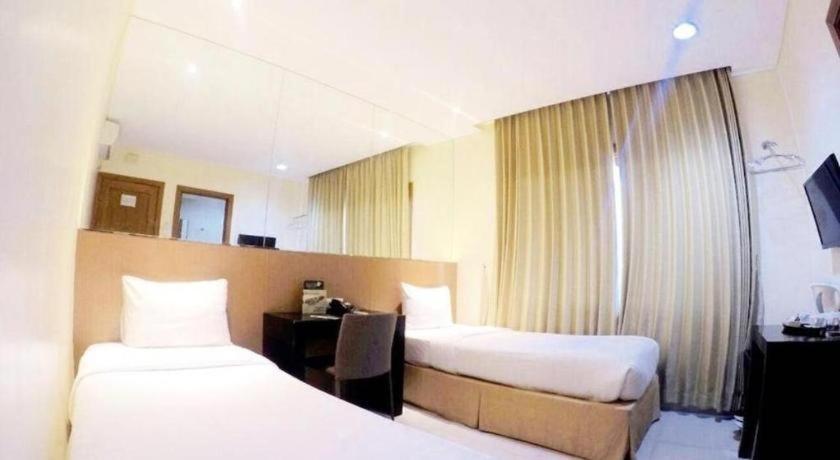Country Heritage Resort Hotel Surabaia Exterior foto